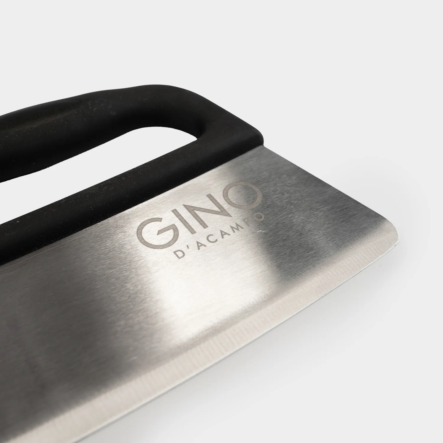 Gino-Rocker-Cutter-Closeup-1-1500