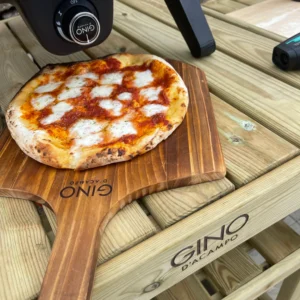 Lesena miza za peko za pico